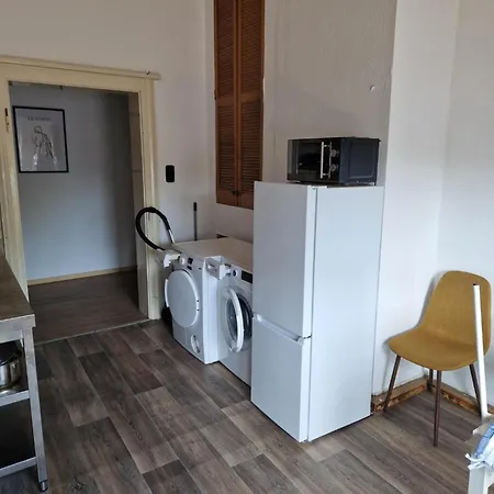 1 Og Links Penzini Monteurzimmer C Durlach Fuer 6 Personen アパート *