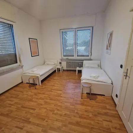 1 Og Links Penzini Monteurzimmer C Durlach Fuer 6 Personen Karlsruhe