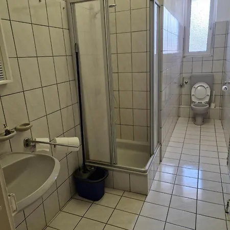 Apartament 1 Og Links Penzini Monteurzimmer C Durlach Fuer 6 Personen