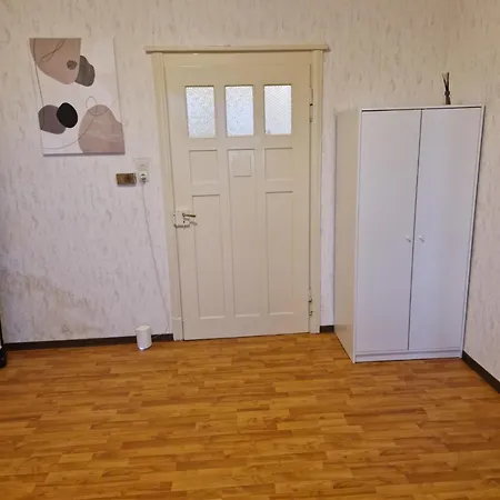 Apartament 1 Og Links Penzini Monteurzimmer C Durlach Fuer 6 Personen Karlsruhe